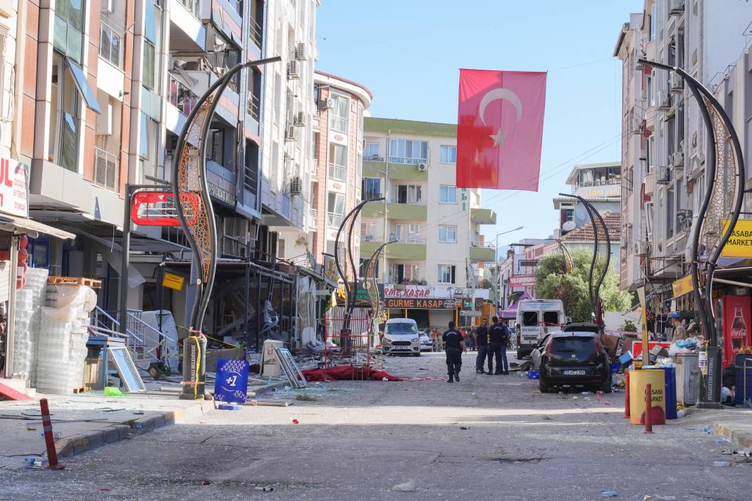 İzmir’deki faciada kahreden detaylar: Kimi kendine ayakkabı bakıyordu kimi pazara gidiyordu 59